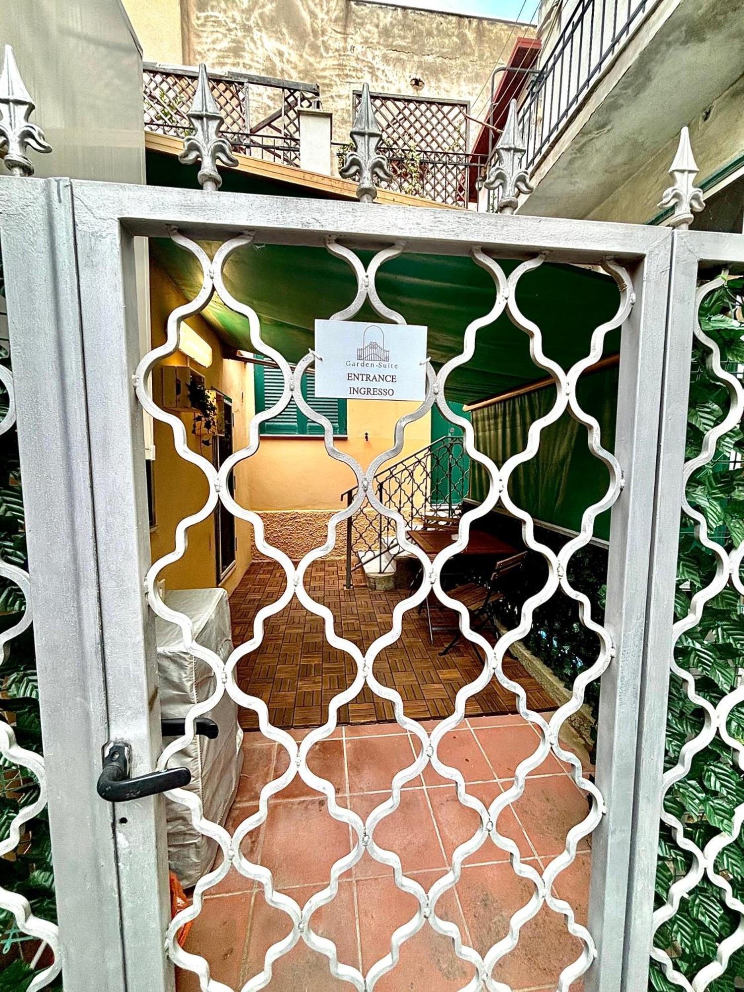 Garden Suite Civitavecchia Exterior photo